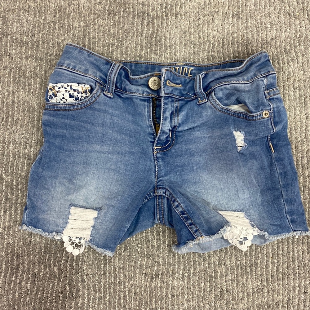 Slim Jean shorts